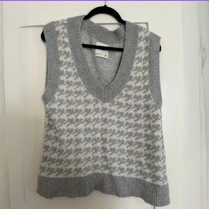 Abercrombie & Fitch Herringbone Sweater Vest